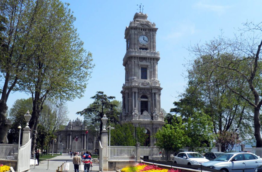 Dolmabahçe Saat Kulesi