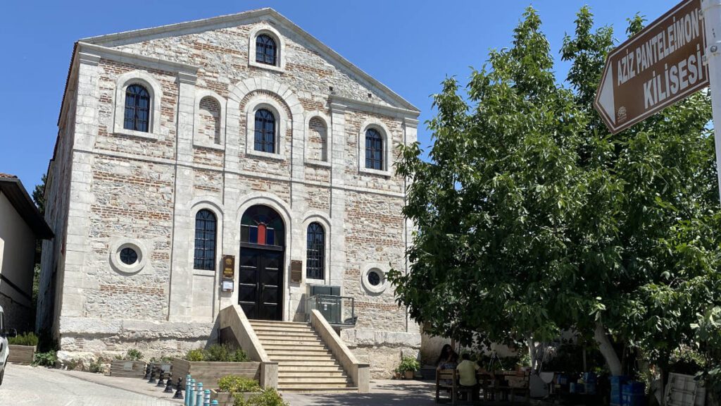 Aziz Panteleimon Kilisesi